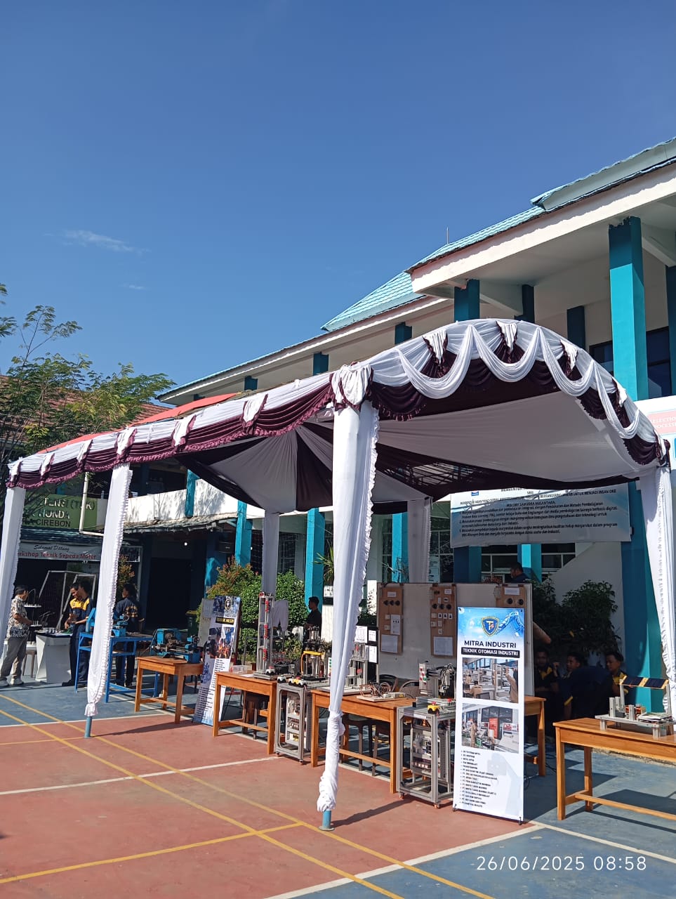 Dari Ide Menjadi Solusi: Siswa SMK Samudra Nusantara Pamerkan Karya Teknologi Unggulan
