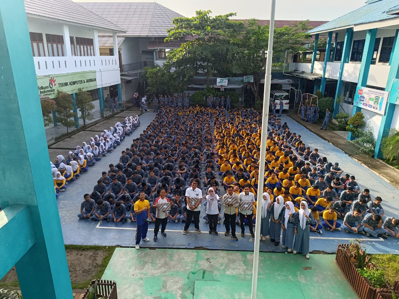 Nominasi Guru Terfavorit Meriahkan Peringatan Hari Guru Nasional di SMK Samudra Nusantara